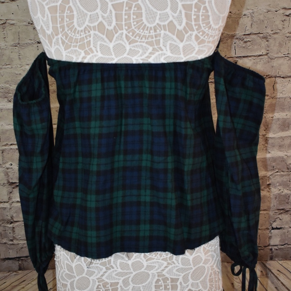 Large Plaid Off Shoulder Top - Picture 6 of 6